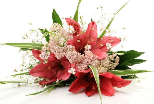 Personalized flower arrangements for special occasions in Teddington